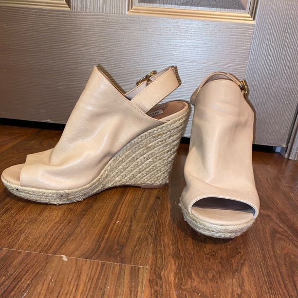 STEVE MADDEN ESPADRILLE: high wedge sandal! Slip on or adjust - Picture 3 of 3